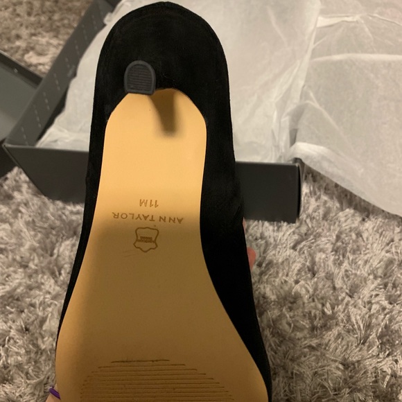 Ann Taylor Womens Suede Booties with Heel - Picture 3 of 4